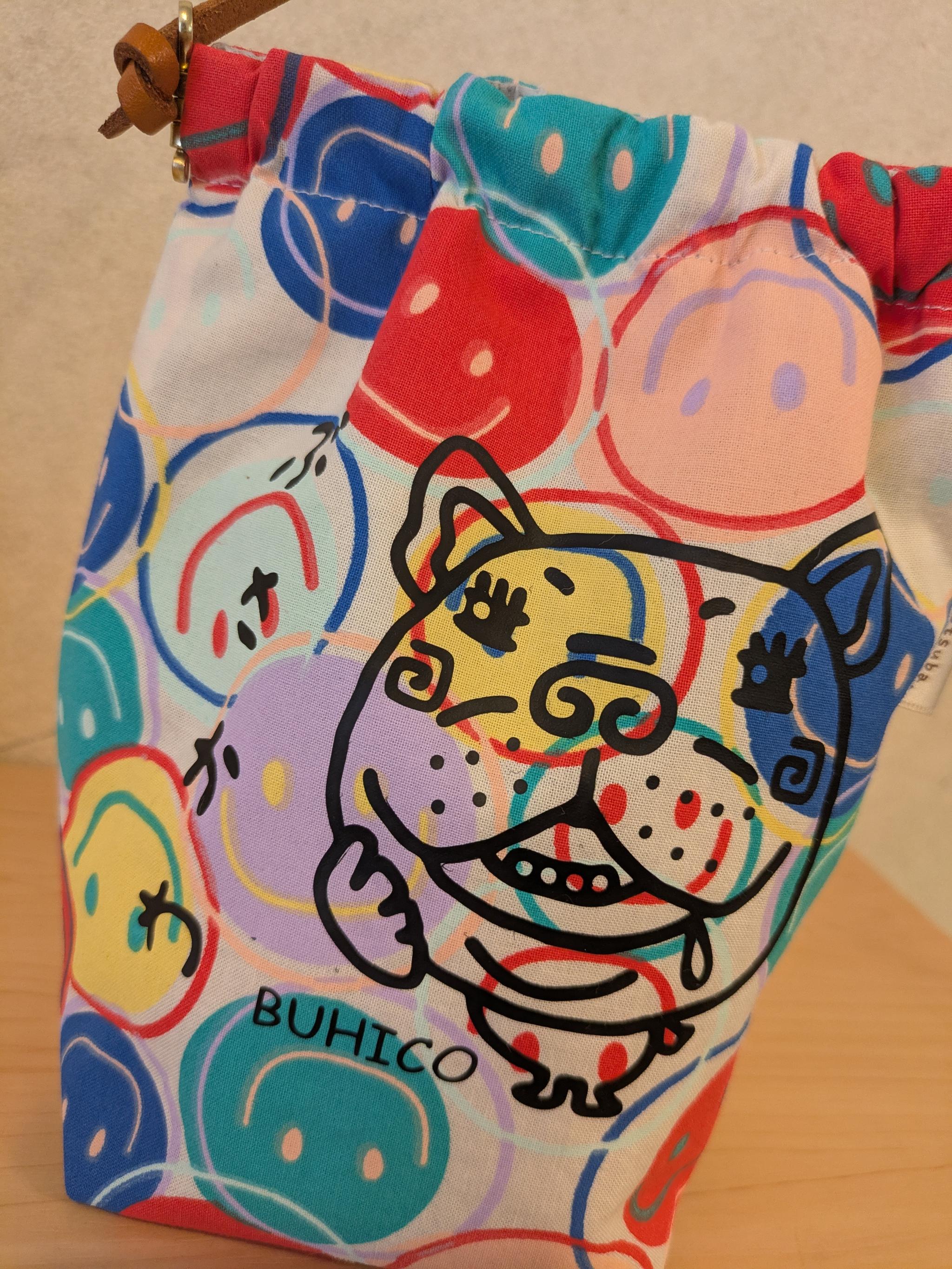 ぶさかわBUHICOの消臭マナーポーチ